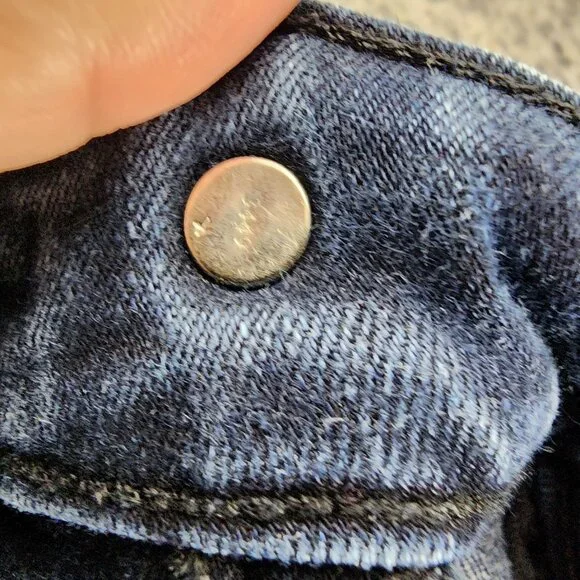 Levi's Jeans Womens 28 Dark Wash Stretch Mid Rise Demi Curve Skinny *GUC* - Picture 10 of 13